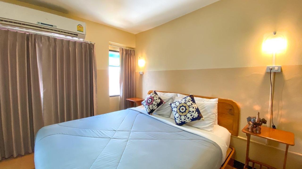 Funky Monkey Cnx - Guesthouse Chiang Mai Esterno foto